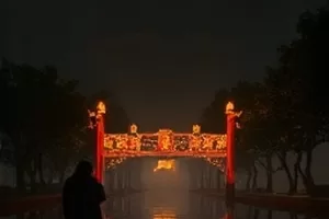天文台穹顶与夜空中的星轨